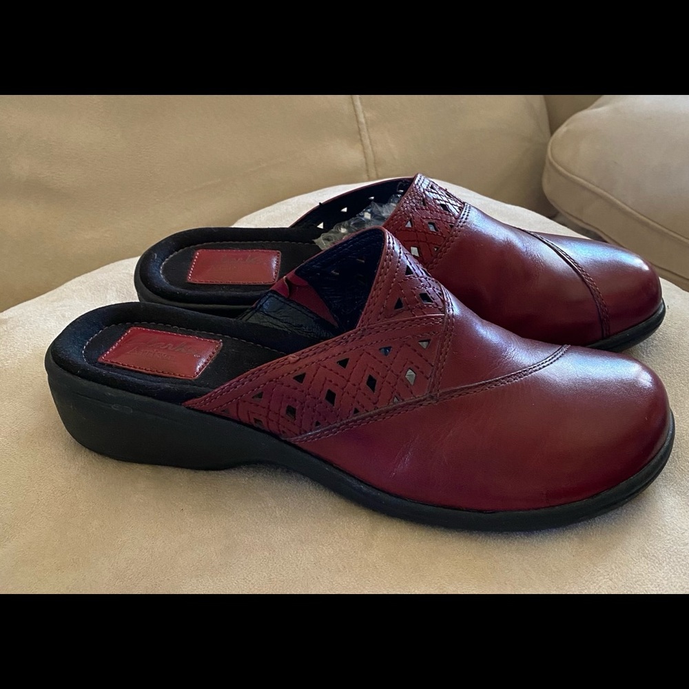 Clarks Artisan Collection Clogs Mules
